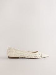 Bílá - Forever Comfort® S rovnou podrážkou do špičky z rafie - Obrázek 7 z 10