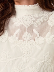 Monsoon Leni High Neck Embroidered Mesh Blouse - Imagem 4 de 5