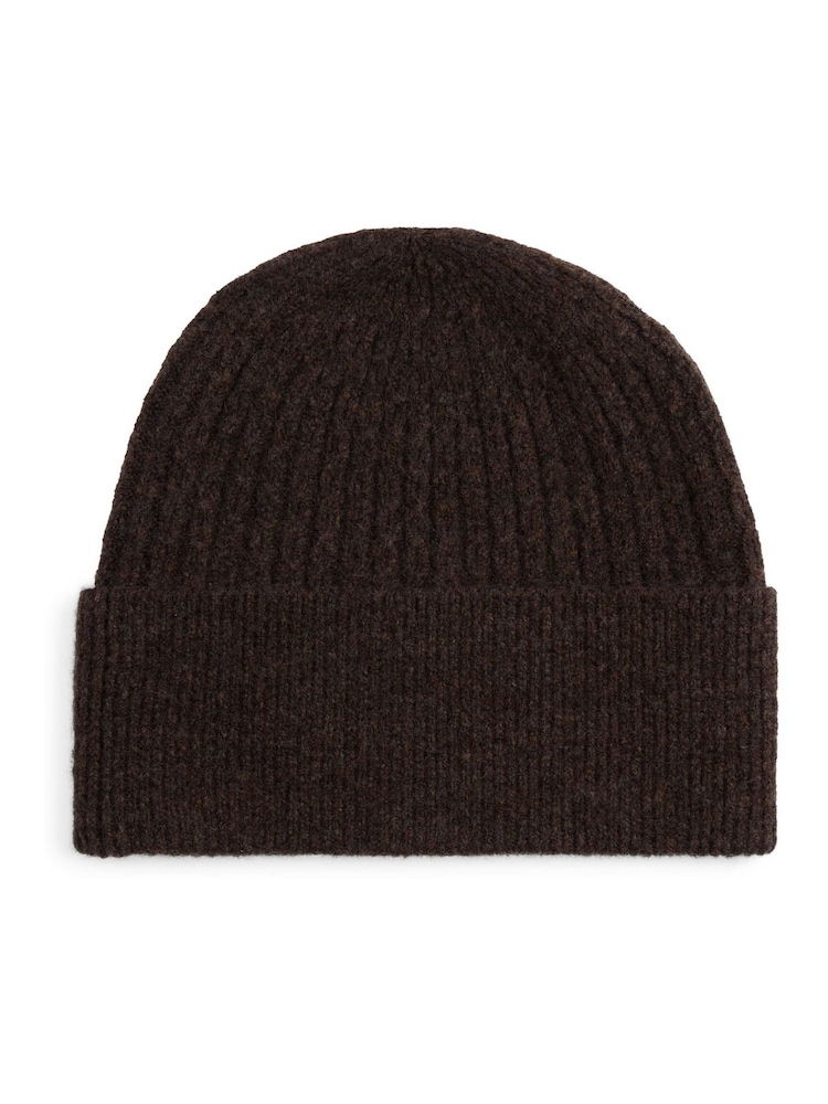 Tommy Hilfiger Brown Flag Cable Knit Beanie - Image 2 of 4 Tommy Hilfiger Brown Flag Cable Knit Beanie - Image 2 of 4
