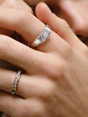 The Diamond Store White Men's 0.50ct Emerald Cut Lab Diamond Signet Ring in 9K White Gold - Image 7 of 7