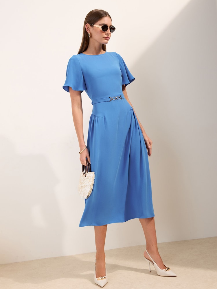 Blau - Friends Like These Belted Flutter Sleeve Midi Dress - Bild 1 von 4