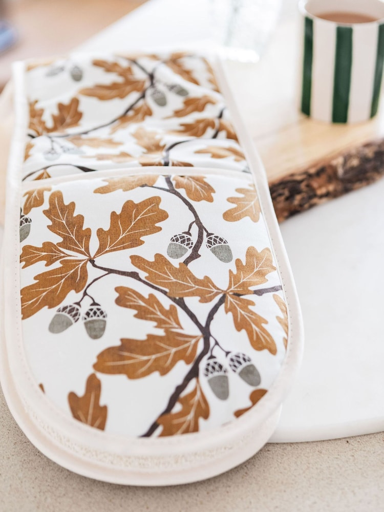Avalon Home Gold Golden Oak Oven Gloves - Image 2 of 5 Avalon Home Gold Golden Oak Oven Gloves - Image 2 of 5