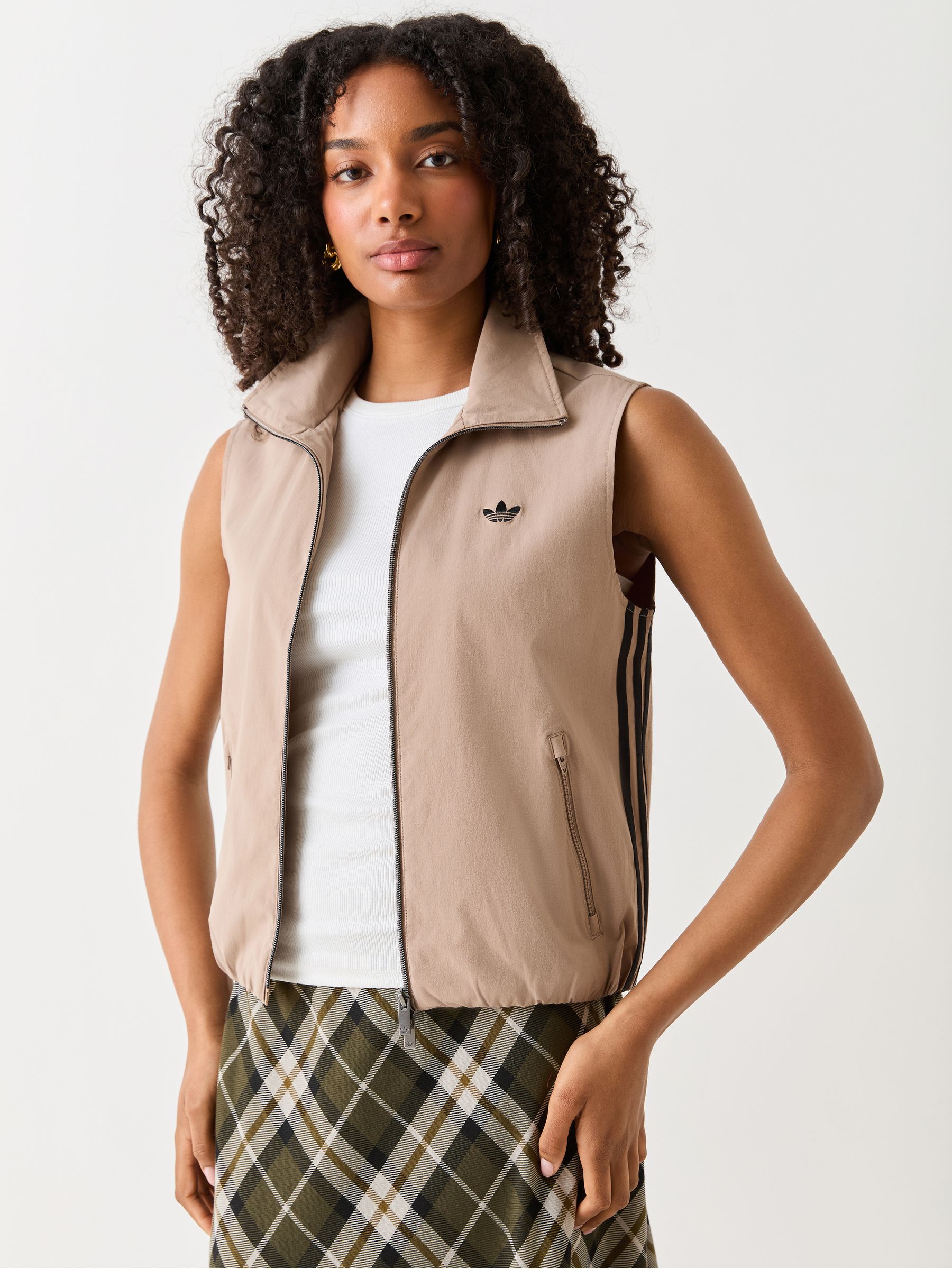 ★新品未使用★ BEIGE, ジャケット　32 Next：日本 adidas Originals ノースリーブジレ from Next Japan