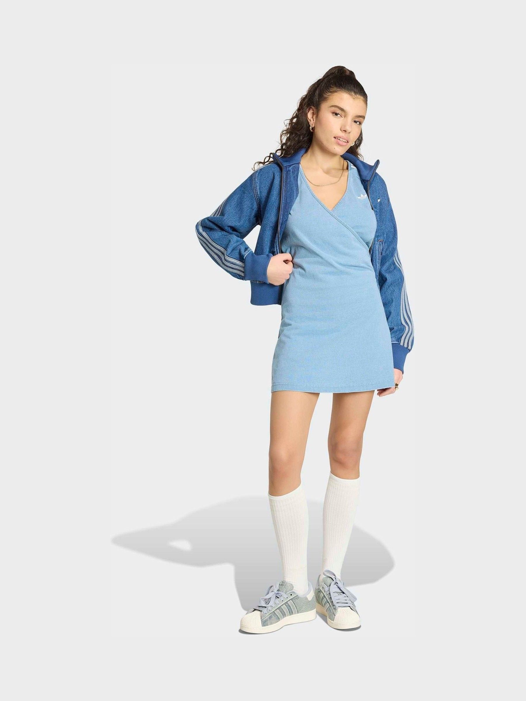 Next：日本 ライトブルーデニム - adidas Originals ウォッシュド