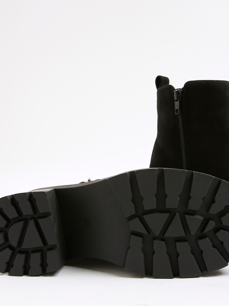River Island Block Heeled Side Zip Boots - صورة 5 من 5 River Island Block Heeled Side Zip Boots - صورة 5 من 5
