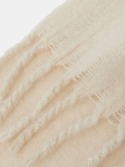 Accessorize Super Soft Plain Scarf - صورة 2 من 2
