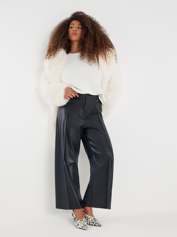 River Island Faux Leather Cropped Seam Detail Trousers - صورة 2 من 6 River Island Faux Leather Cropped Seam Detail Trousers - صورة 2 من 6