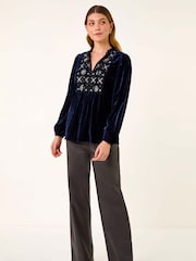 Roman Velvet Embroidered Tie Tops - Imagen 3 de 5