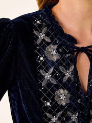 Roman Velvet Embroidered Tie Tops - Imagen 5 de 5