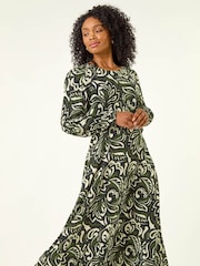 Roman Black Petite Printed Shirred Midi Dress - Image 4 of 5