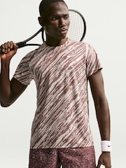 črna - Teniška majica s kratkimi rokavi in potiskom Nike Court Dri-FIT Victory - Slika 1 iz 5