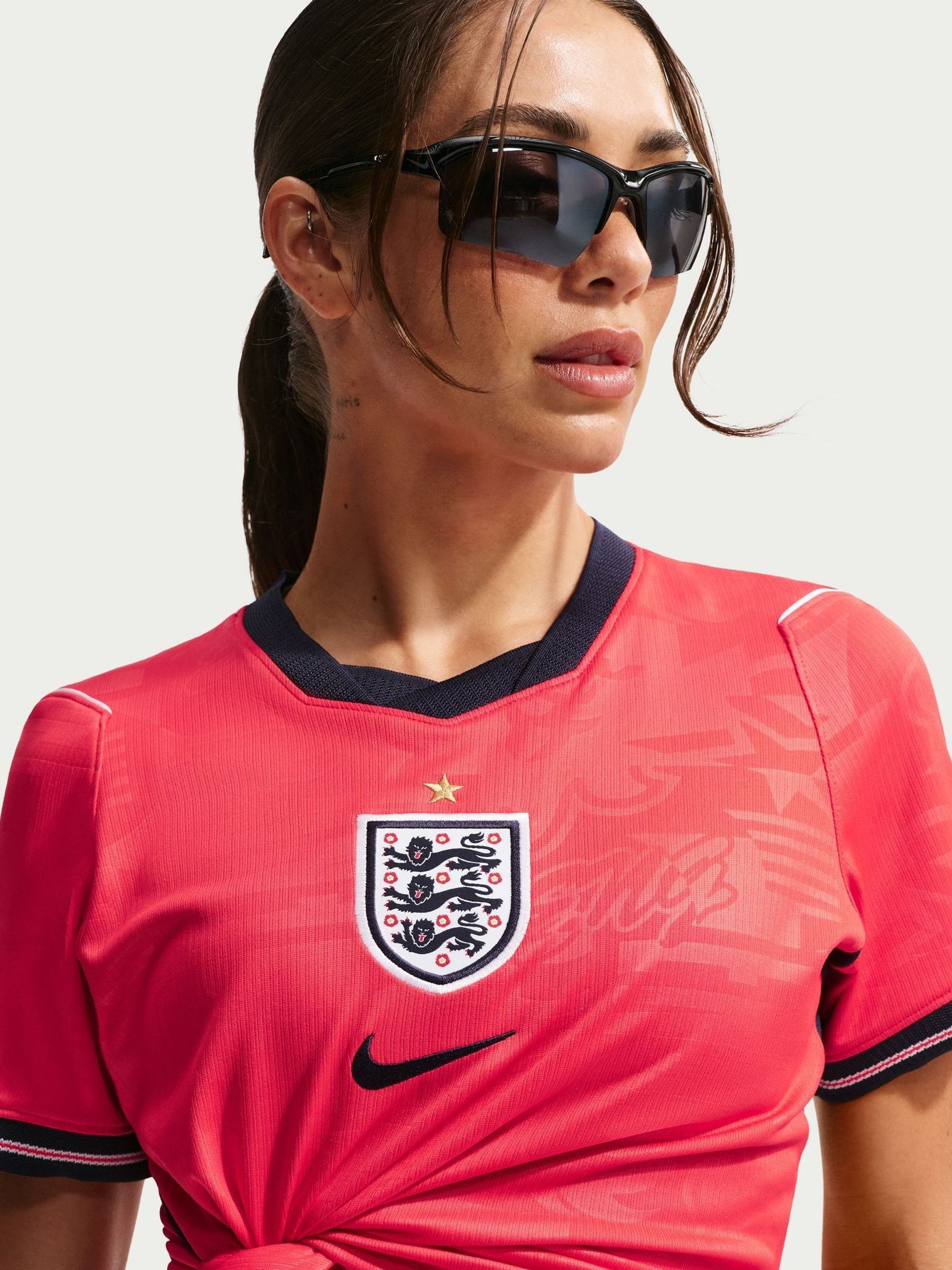 Comprar Ausente - Camisa de Futebol Nike Inglaterra 2026 from Next