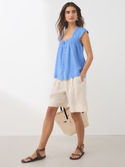 Two Pack Pastel Blue/ Ecru Floral - بلوزة بأكمام منفوخة وأزرار أمامية من الكتان - صورة 4 من 9