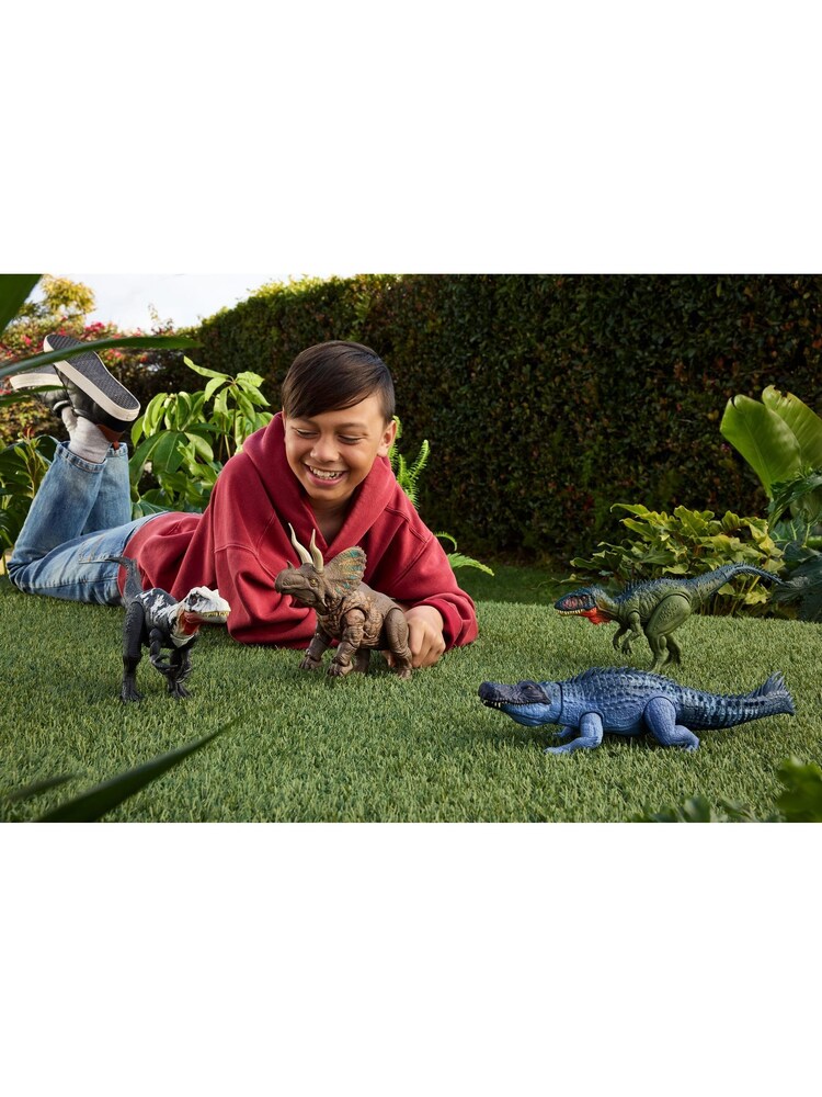 Mattel Games Jurassic World Saga Gigantic Thrashers Chilantaisurus - Image 4 of 4 Mattel Games Jurassic World Saga Gigantic Thrashers Chilantaisurus - Image 4 of 4