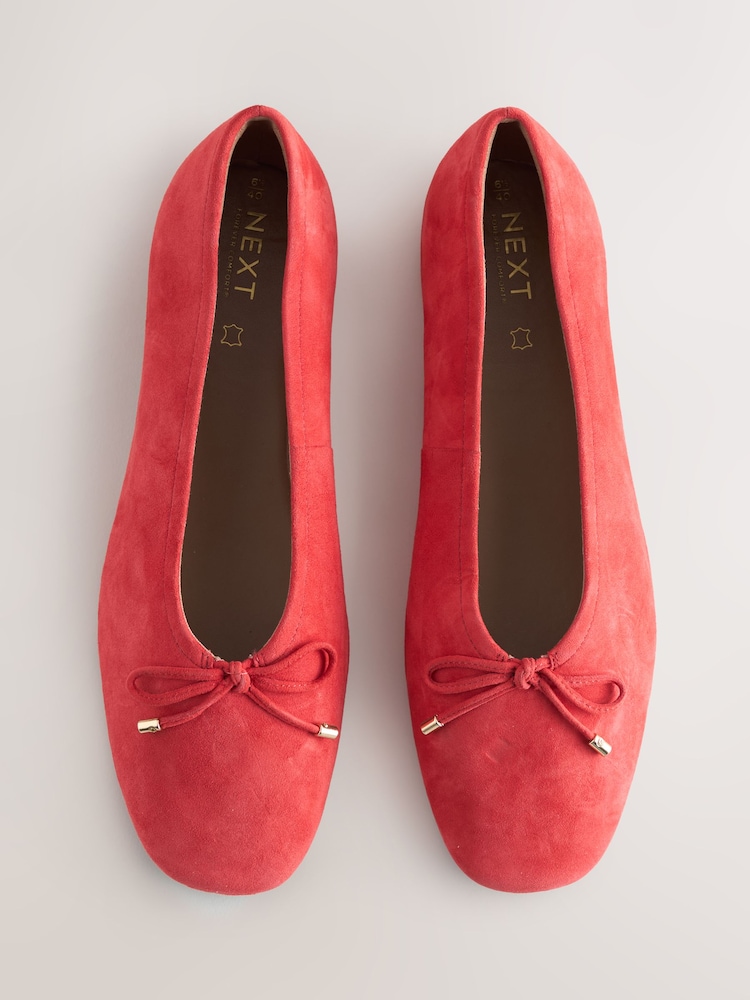 珊瑚粉色 - Forever Comfort® 麂皮高帮芭蕾平底鞋 - 8的图像1｝