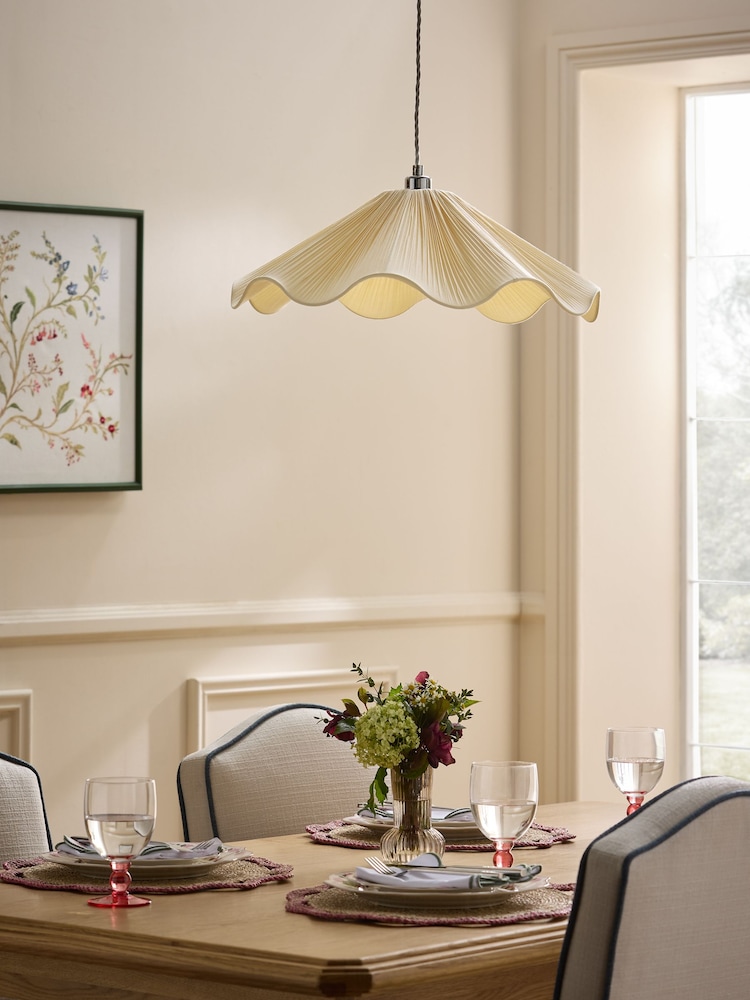 Nina Campbell Cream Sorrel Pleated Wave Shade Ceiling Light - Image 2 of 6 Nina Campbell Cream Sorrel Pleated Wave Shade Ceiling Light - Image 2 of 6