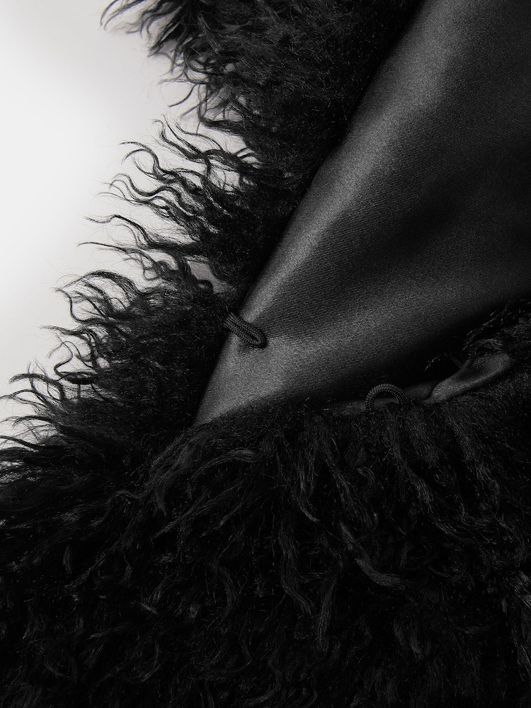 Accessorize Black Shaggy Faux Fur Tippet Scarf - Image 3 of 3