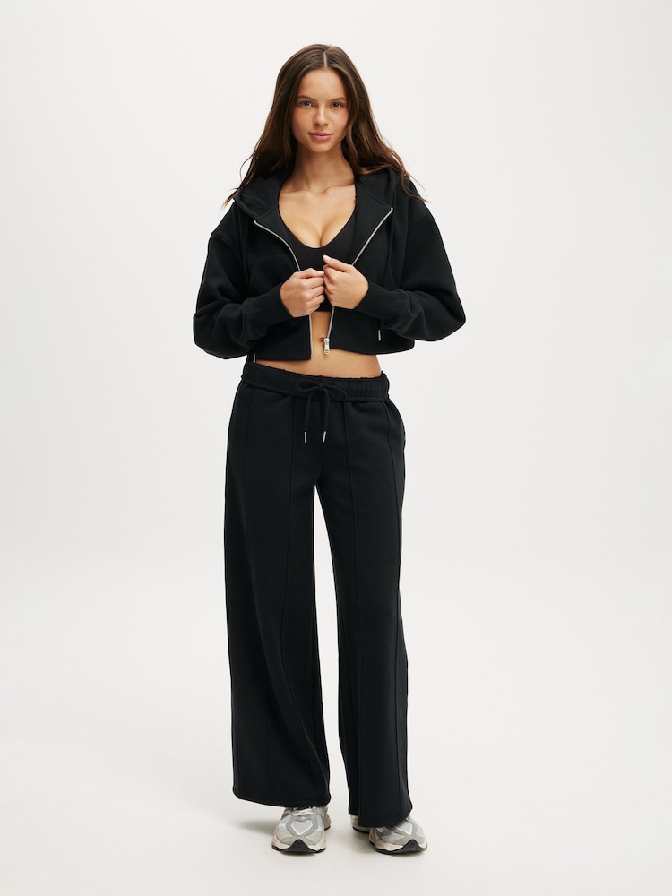 Cotton On Black Plush Boxy Cropped Zip Through Hoodie - Image 2 of 4 Cotton On Black Plush Boxy Cropped Zip Through Hoodie - Image 2 of 4