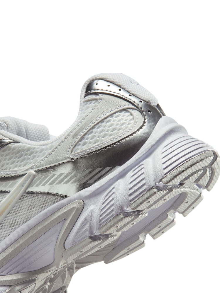 Белый/ серебристый - Кроссовки для бега Nike Vomero V5 - Изображение 11 11 Белый/ серебристый - Кроссовки для бега Nike Vomero V5 - Изображение 11 11