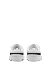 Blanco/Negro - Nike Infant Tennis Essential Trainers - Imagen 3 de 6