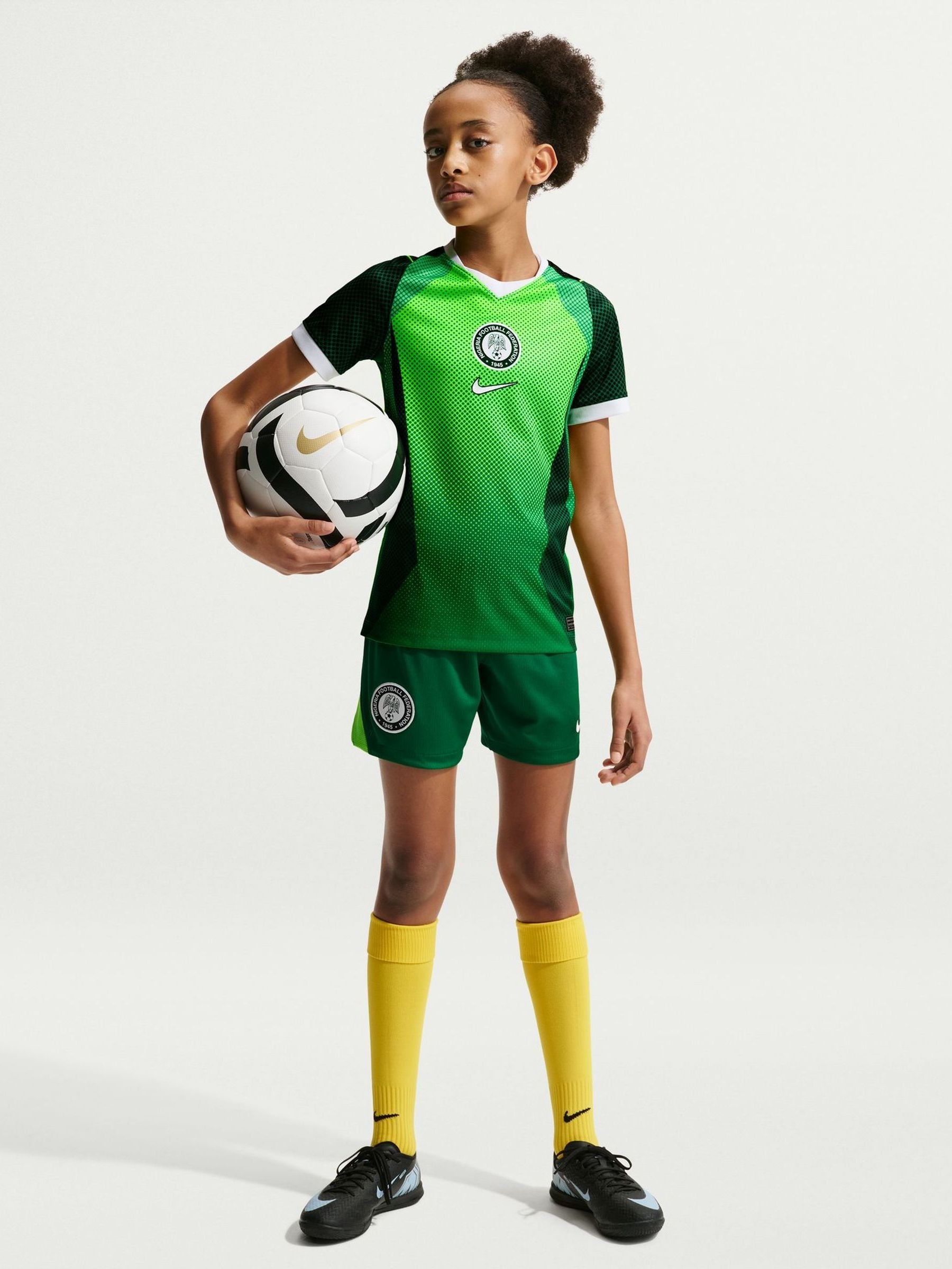 Next：日本 生活雑貨 - Nike ナイジェリア 2026 スタジアムサッカー