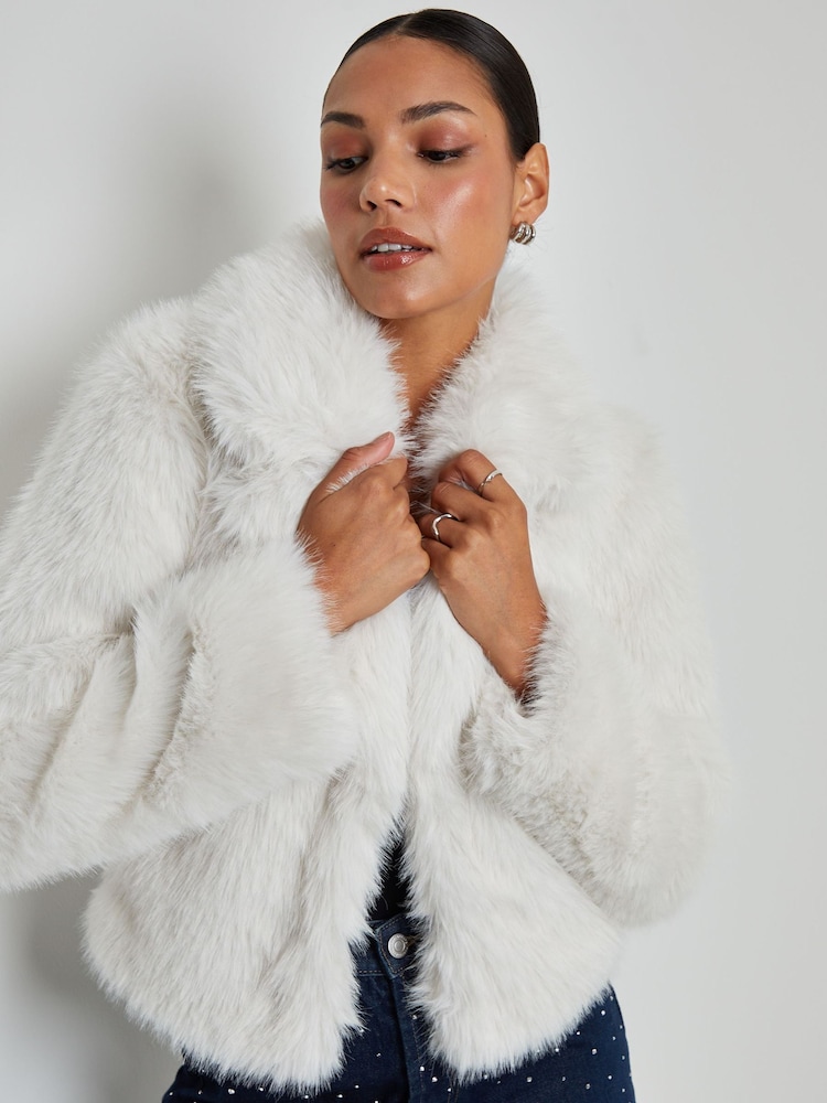 Threadbare Cream Cropped Faux Fur Coat - Image 4 of 4 Threadbare Cream Cropped Faux Fur Coat - Image 4 of 4