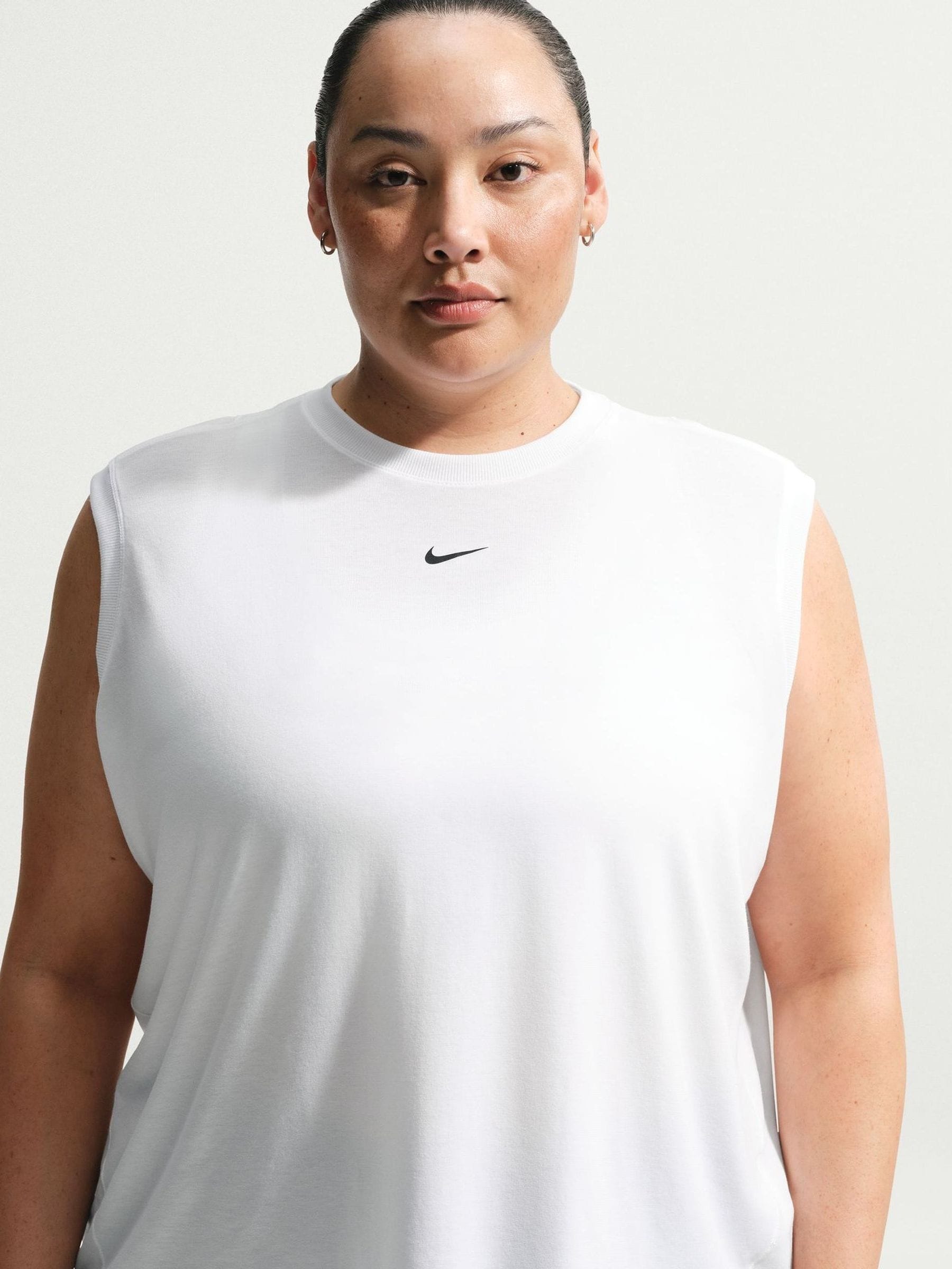 Next：日本 ホワイト - Nikeカーブワン リラックス Dri-FIT タンク