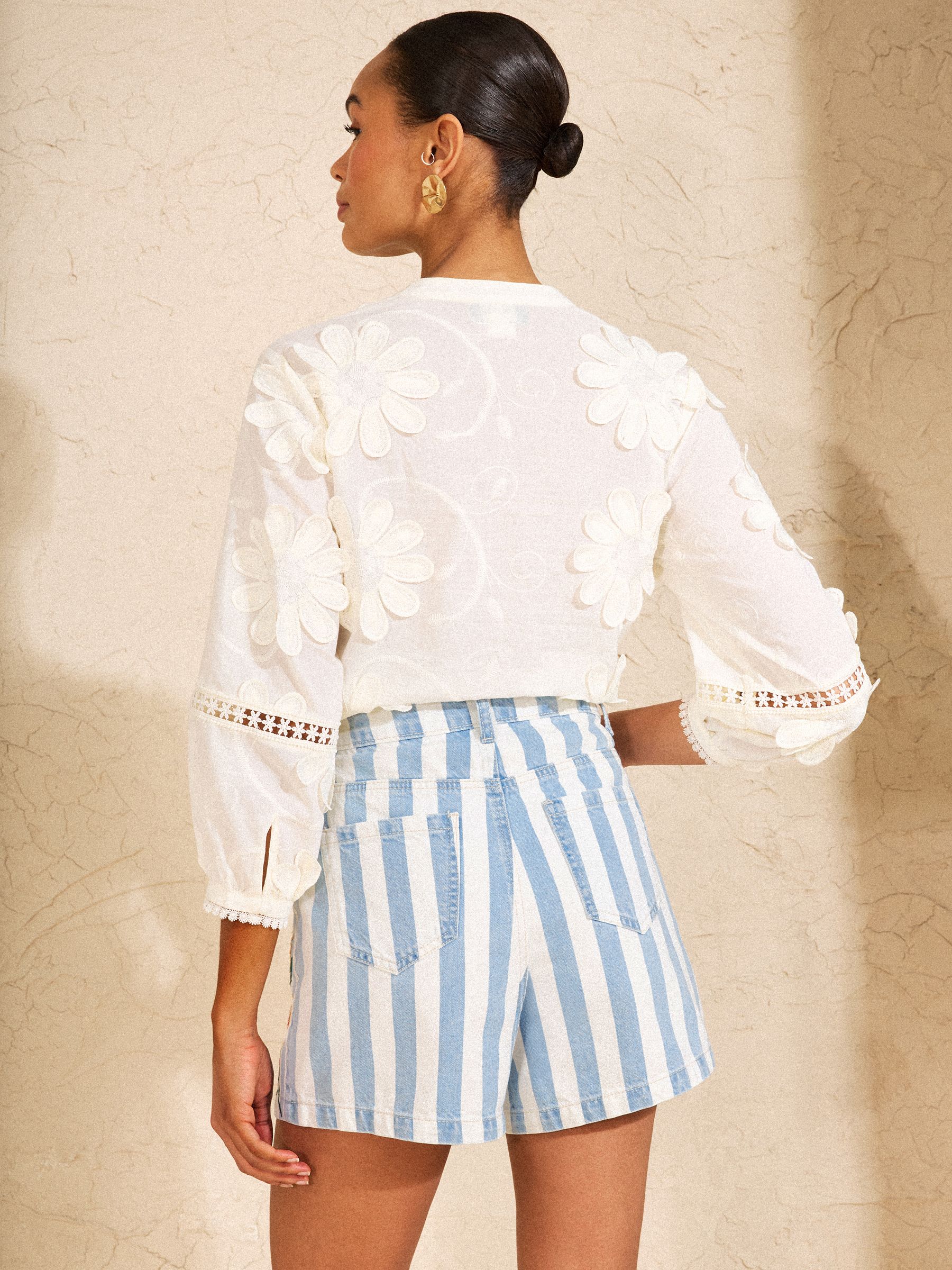 Kopen Love & Roses short met borduursel en strikceintuur van Next