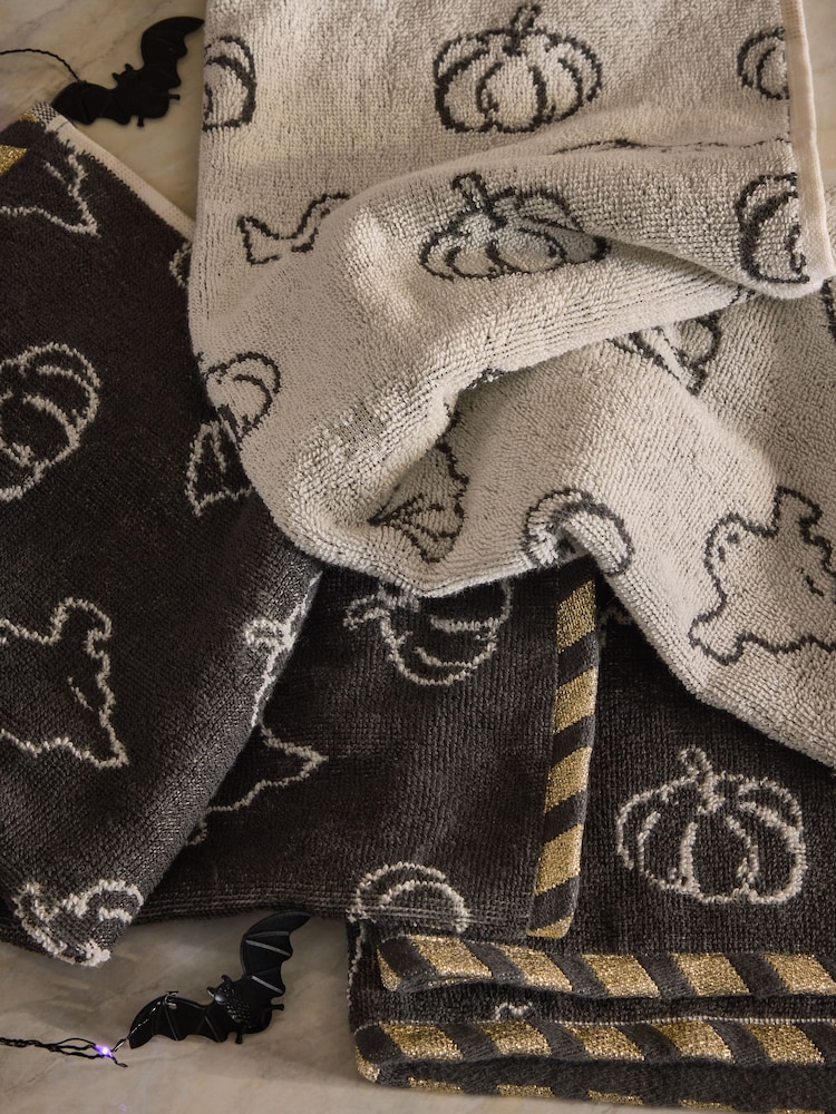 Set of 3 Black Halloween Terry Tea Towels - Image 2 of 3 Set of 3 Black Halloween Terry Tea Towels - Image 2 of 3