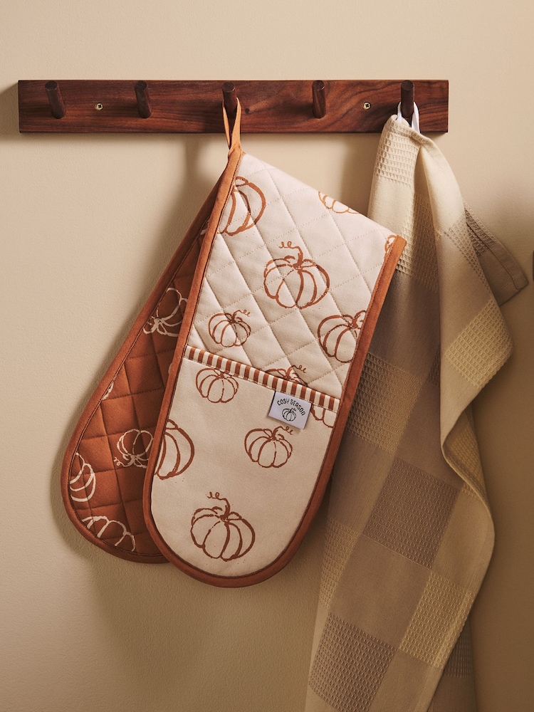 Natural Autumn Pumpkin Double Oven Gloves - Image 2 of 4 Natural Autumn Pumpkin Double Oven Gloves - Image 2 of 4