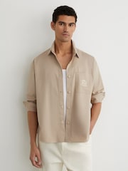 Reiss Elmore Monogram Embroidered Relaxed Overshirt Stretch-Cotton - תמונה 1 מתוך 8
