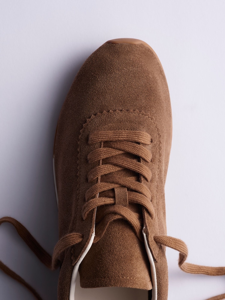 タン ブラウン - The Set プレミアム コンフォート ソフト スエード スニーカー - 画像 2 / 6
