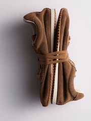 タン ブラウン - The Set プレミアム コンフォート ソフト スエード スニーカー - 画像 5 / 6