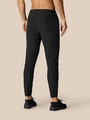 Castore Tech Training Joggers - Bild 2 von 3