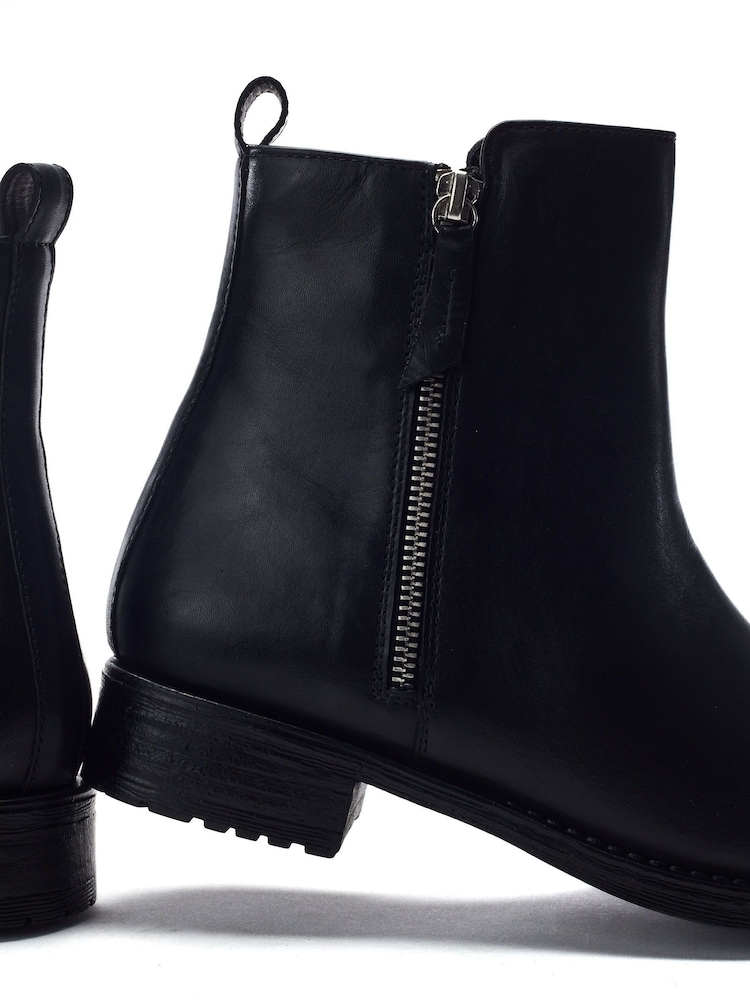 MbyModa Black Ombala Feature Zip Detail Leather Ankle Boot - Image 5 of 5 MbyModa Black Ombala Feature Zip Detail Leather Ankle Boot - Image 5 of 5