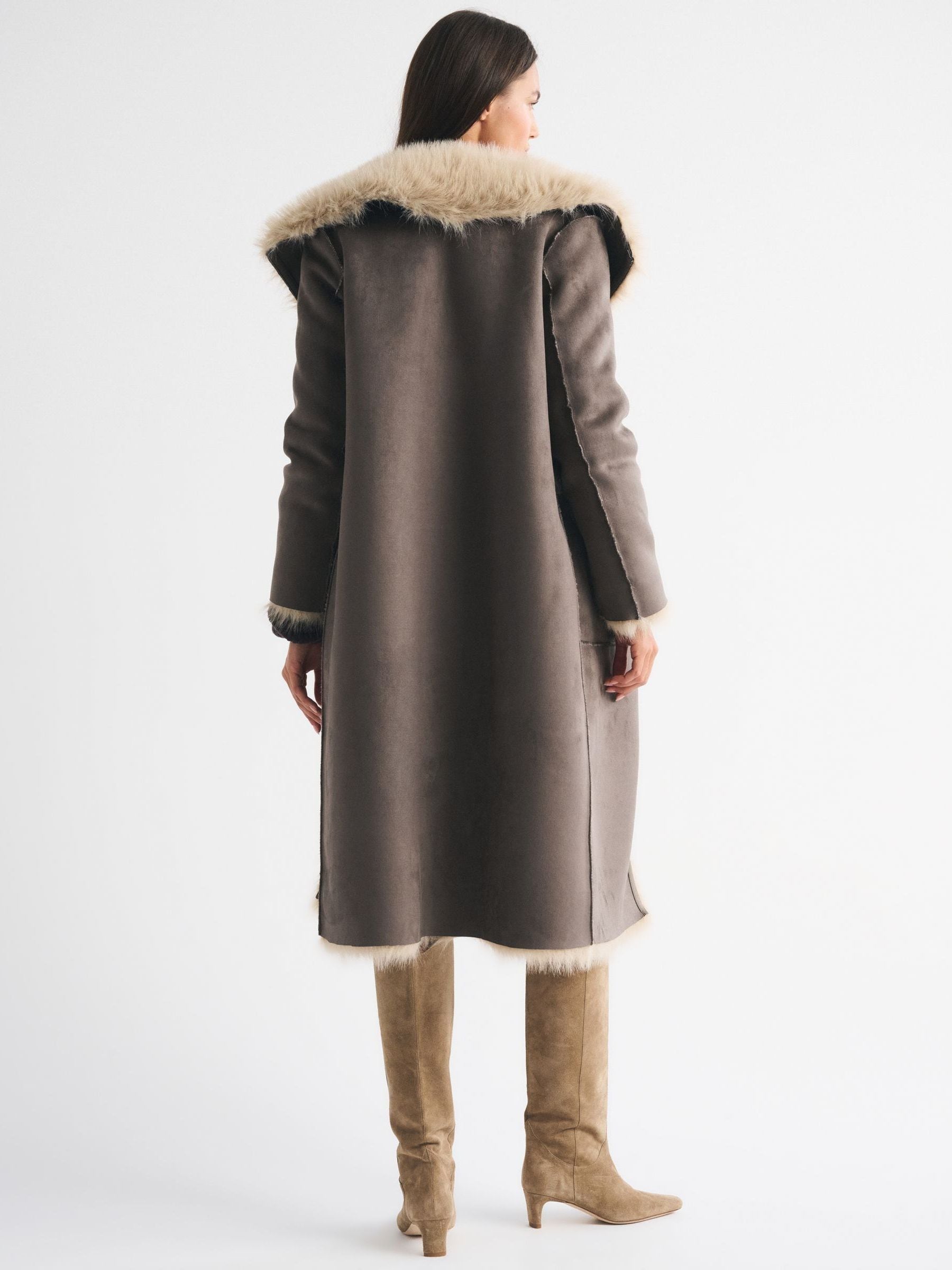Next：日本 Abercrombie & Fitch リバーシブルロングコート from Next