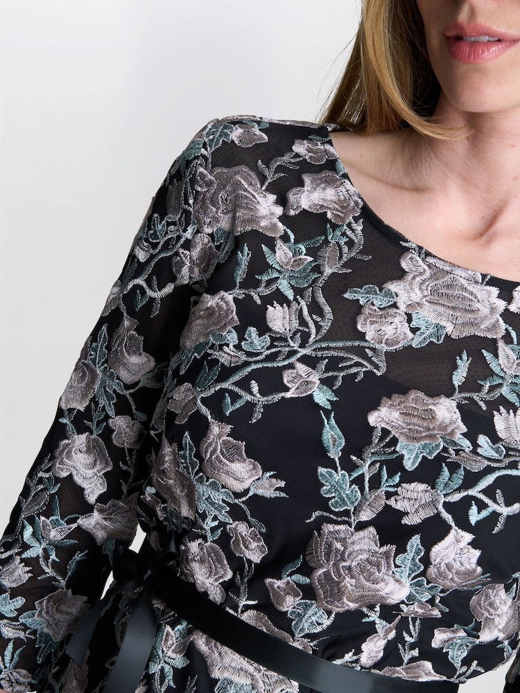 Gina Bacconi Brandy Embroidered Black Blouse With Tie Belt - Bild 4 von 4