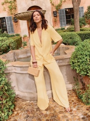 黄色 - Friends Like These X Lucy Mecklenburgh Tailored Short Sleeve Blazer with Linen - 4的图像1｝