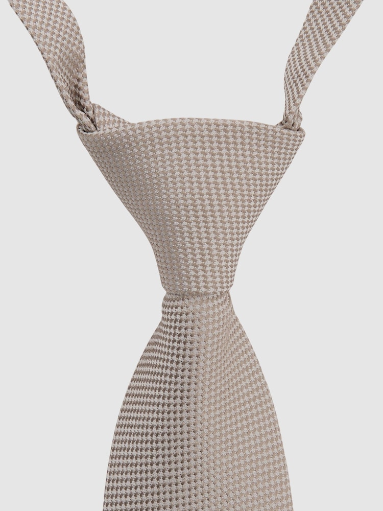 Reiss Champagne Ceremony Boys Silk Textured Tie - Image 3 of 3