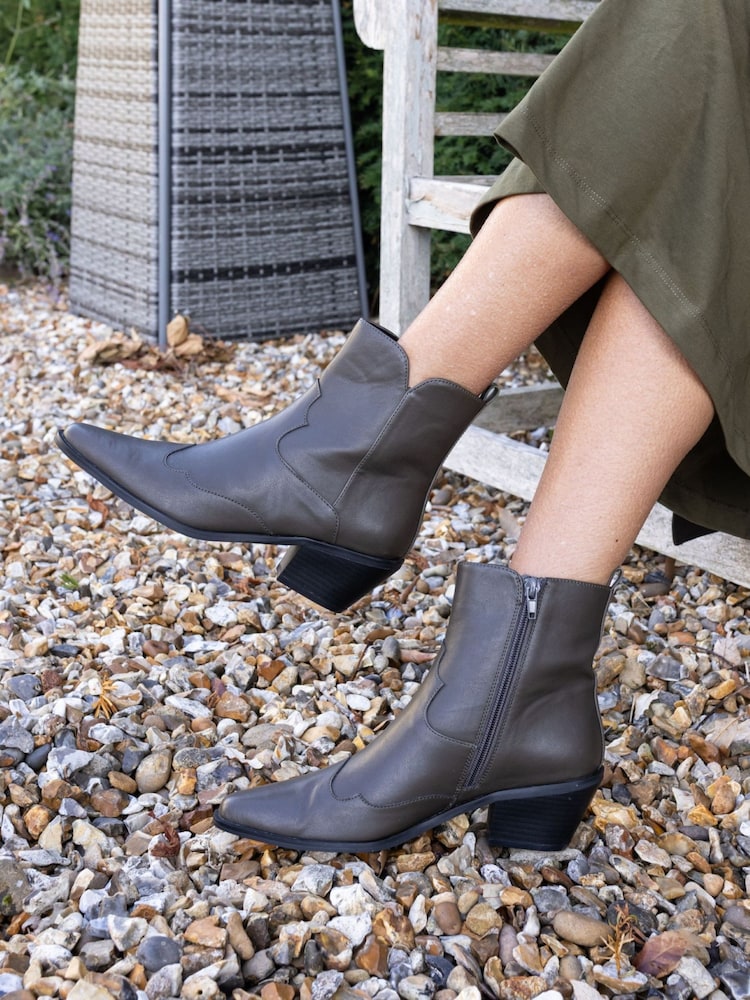 Schokoladenbraun - Novo Diablo Low Heel Western Boots - Bild 1 von 6