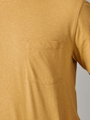 أصفر - Aubin Aldam Cotton Linen T-Shirt - صورة 4 من 5