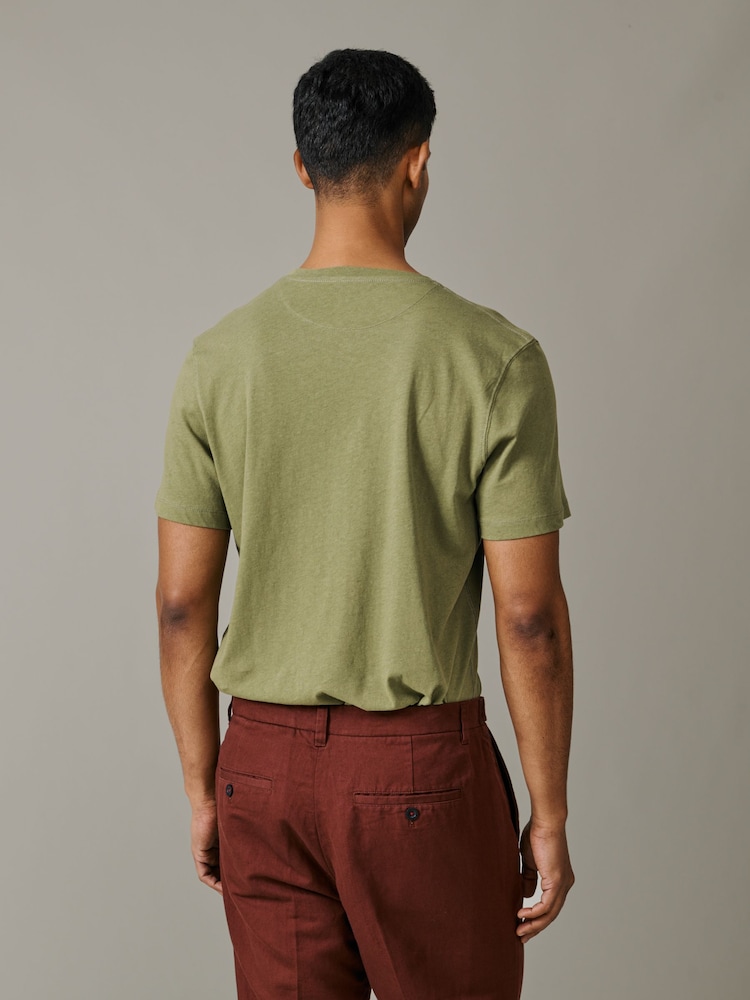 أخضر - Aubin Aldam Cotton Linen T-Shirt - صورة 2 من 5