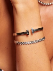 Hot Diamonds Sterling Silver Hammered T-Bar Bangle - Imagen 2 de 3