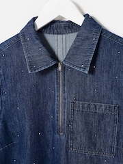 فستان دنيم قصير بنصف سحّاب مزين بأحجار الراين من Oliver Bonas - صورة 5 من 8