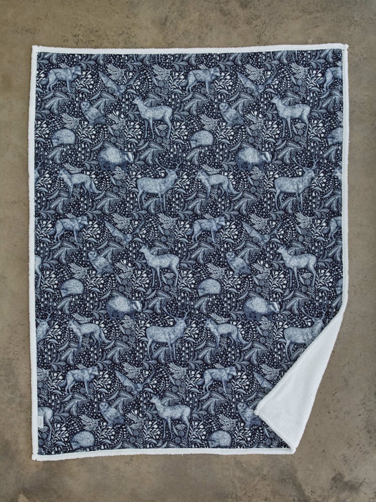 Deyongs Navy Woodland Folk Printed Sherpa Reverse Throw - Image 1 of 2 Deyongs Navy Woodland Folk Printed Sherpa Reverse Throw - Image 1 of 2