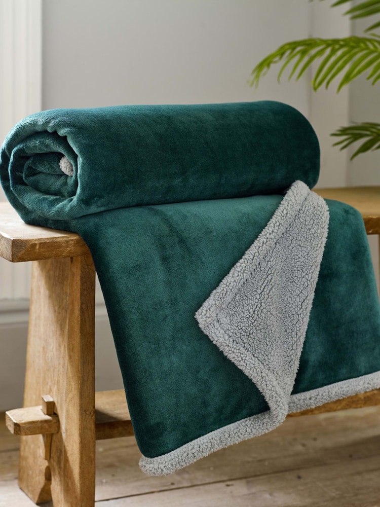 Deyongs Green Hazelwood Sherpa Reverse Throw - Image 1 of 2 Deyongs Green Hazelwood Sherpa Reverse Throw - Image 1 of 2