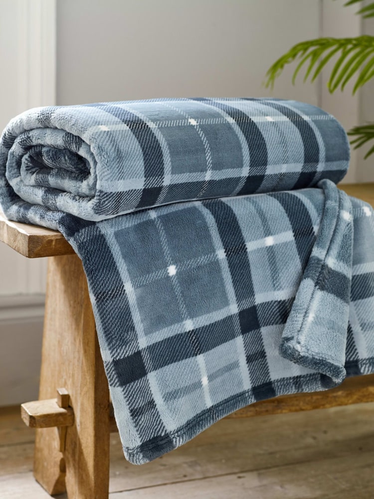 The Lyndon Company Navy Check Throw - Image 1 of 2 The Lyndon Company Navy Check Throw - Image 1 of 2
