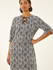 Roman Black Tile Print Tie Keyhole Stretch Dress - Image 4 of 5