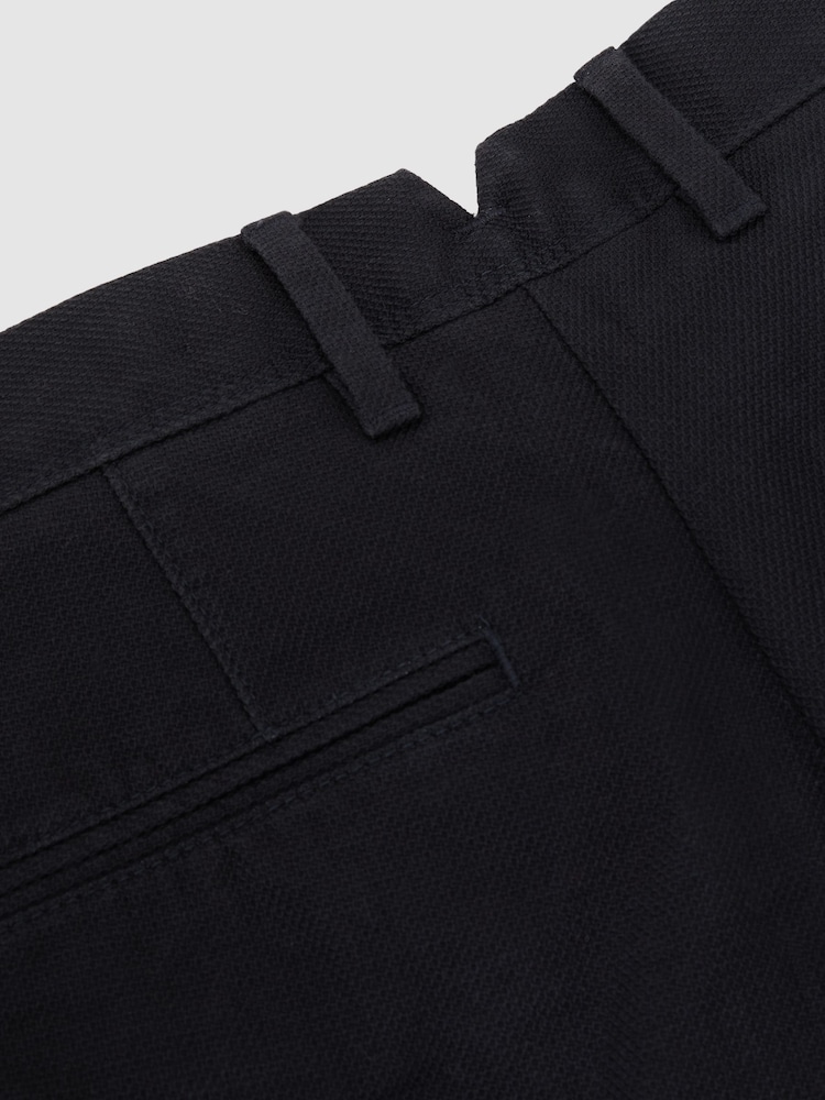 Mornarice - Reiss Dobi tkanina pamučne pikue Čino pantalone - Slika 7 od 7