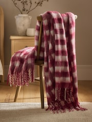 Red Gingham Cosy Check Throw - Image 2 of 5
